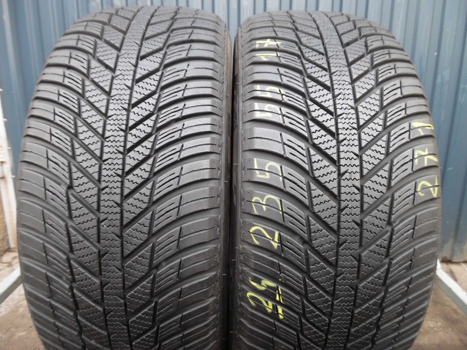271. Opony WIELOSEZONOWE 235/55/17