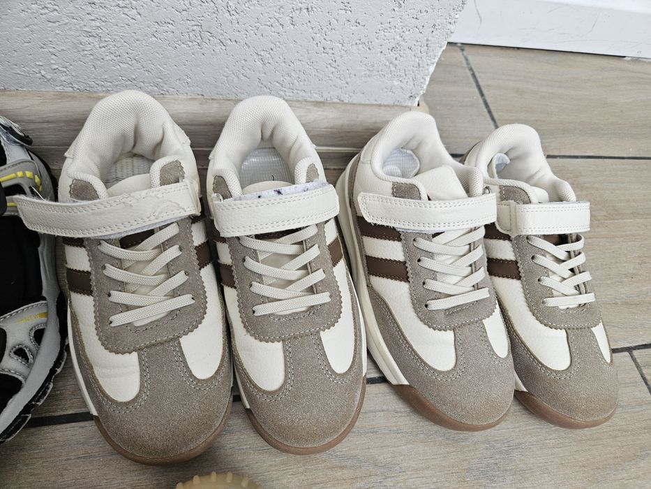 Кросівки для близнюків