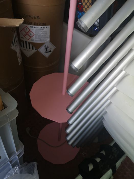 Candeeiro solar com luz e entrada USB NOVO