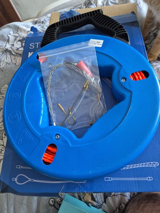 Urządzenie do przeciągania kabli