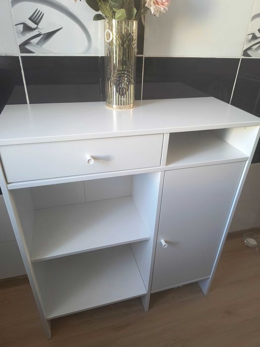 Szafka kredens  białą Ikea BAGGEBO