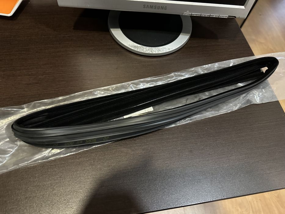 Borrachas/calhas dos vidros traseiros Mercedes W124