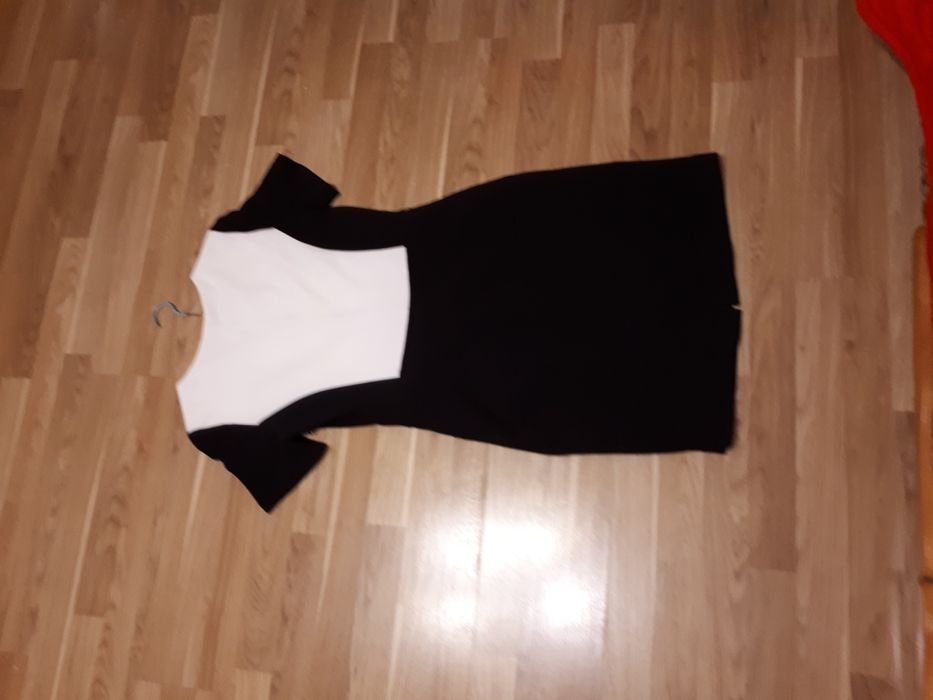 Sukienka Reserved biało czarna rozmiar 40