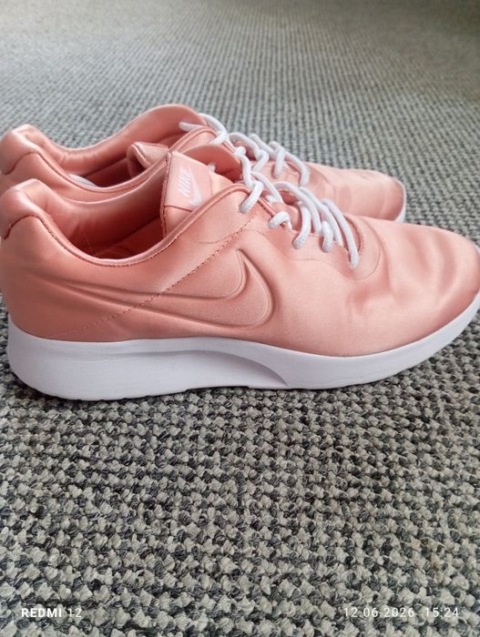 buty damskie satynowe Nike Tanjun Premium r. 42,5