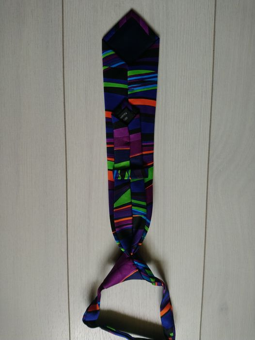 Нова краватка галстук