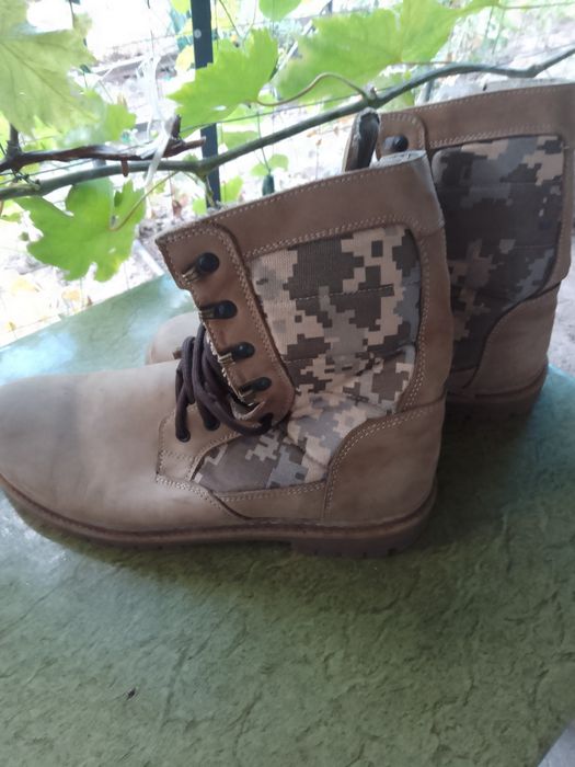 Срочно продам военные берцы