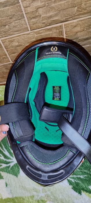 Карбоновий професійний шолом