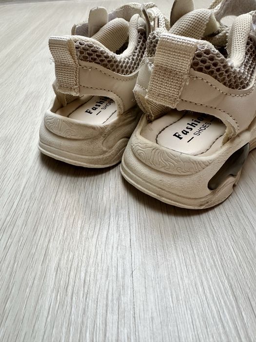 Літні кросівки з відкритою п’яткою, р.24