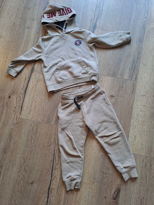 Komplet ubranek dziecięcych