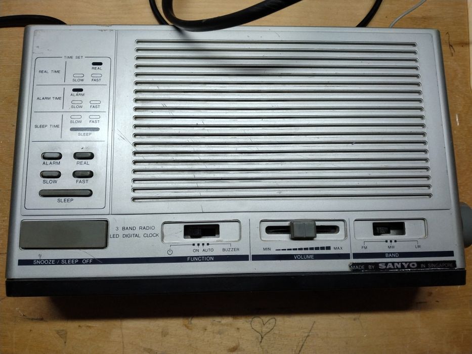 Радио часы Sanyo RM 7100