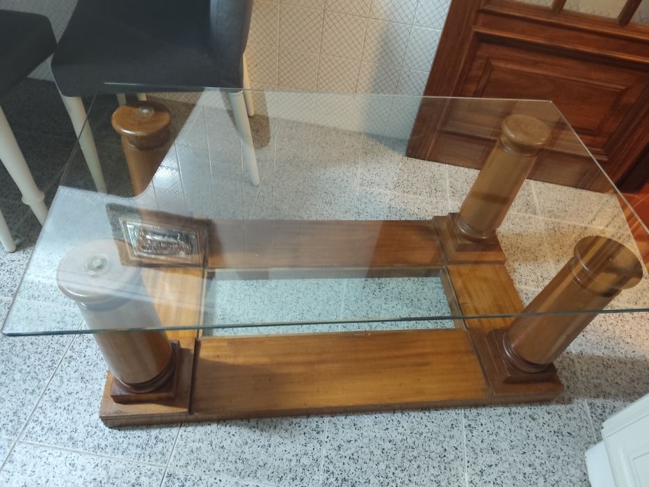 Vendo mesa de centro de sala em madeira e vidro