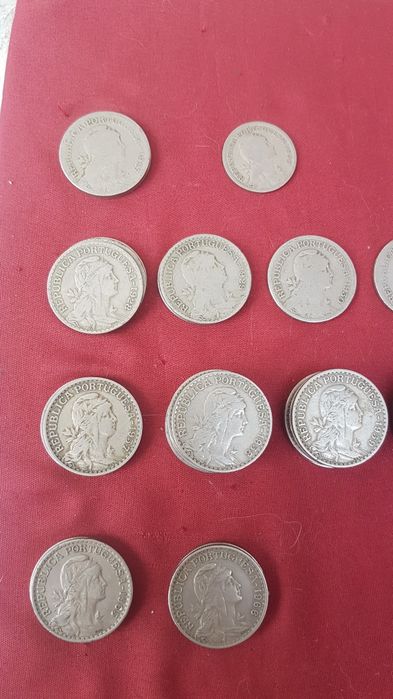 Moedas 1 escudo antigas lote completo.