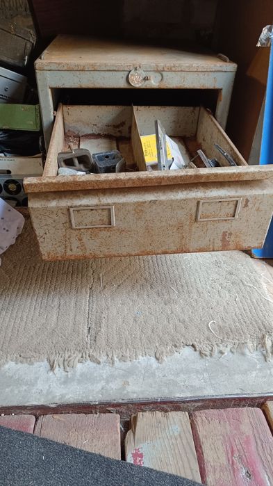 Ящик металлический выдвижной