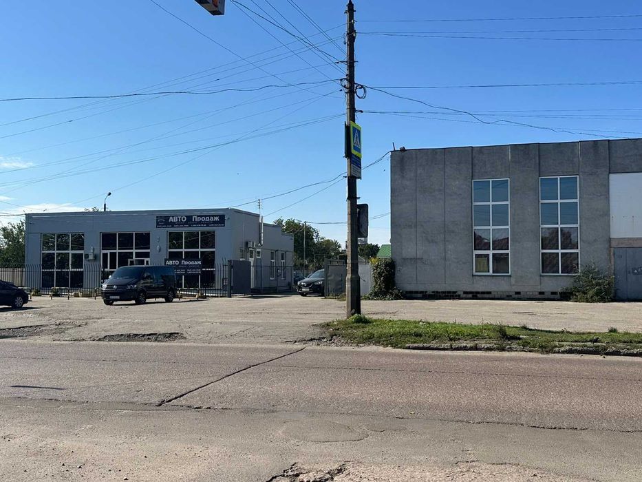 Комерційна нерухомість з територією поруч з автовокзалом