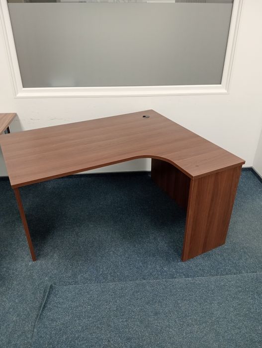 Biurko Biurka 7szt  Sprzedam duże biurka Transport Gratis