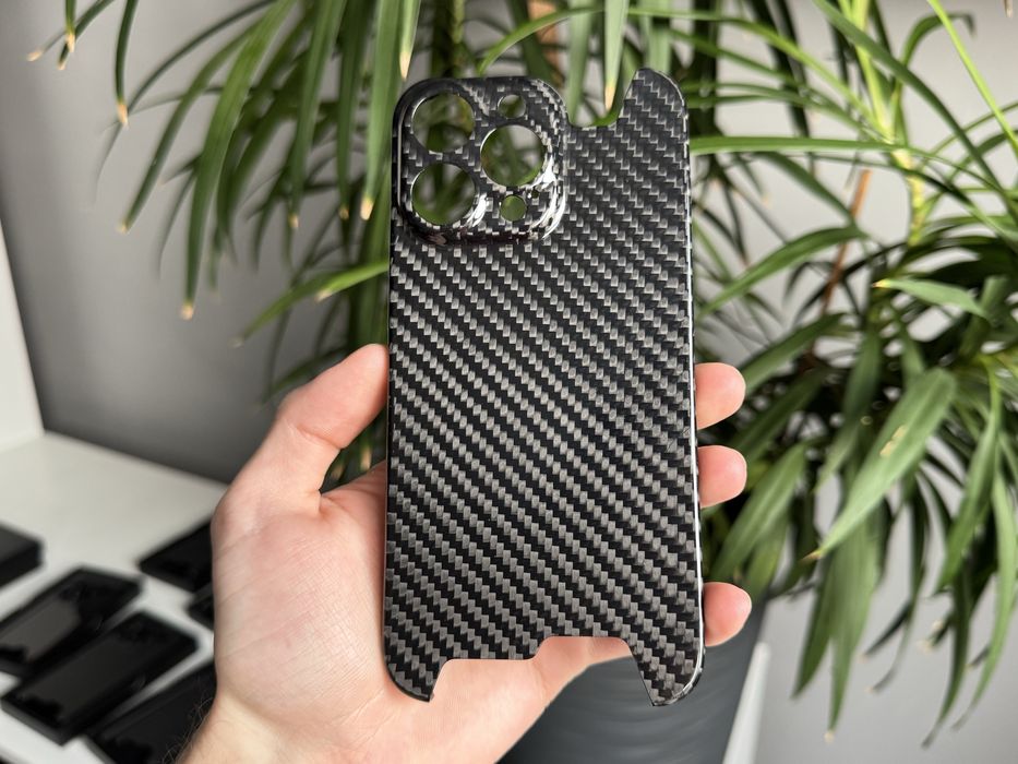 Карбоновий чохол iphone 15 pro