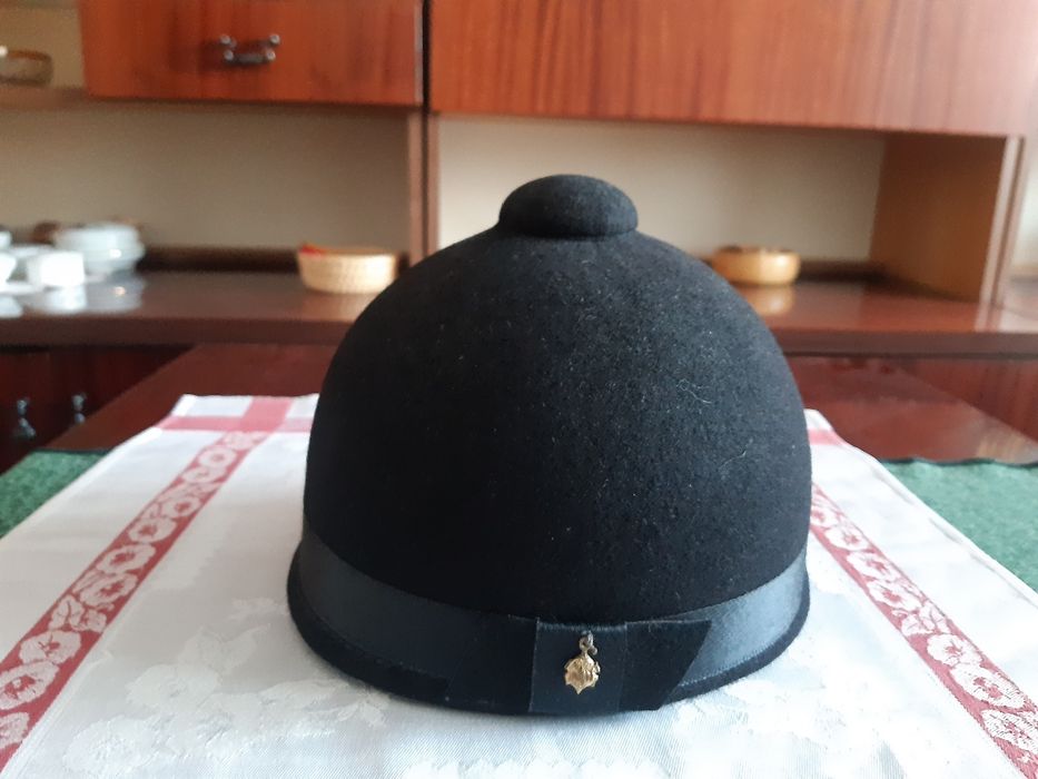 Toczek damski elegancki czarny