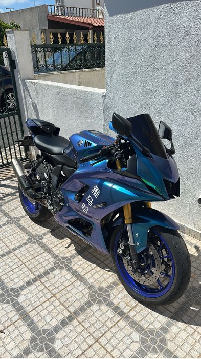 Yamaha R7 2022 com extras