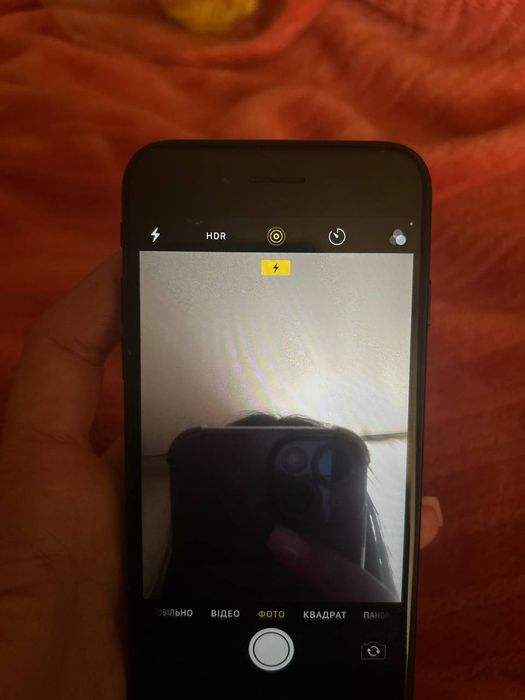 IPhone Apple 7.    .