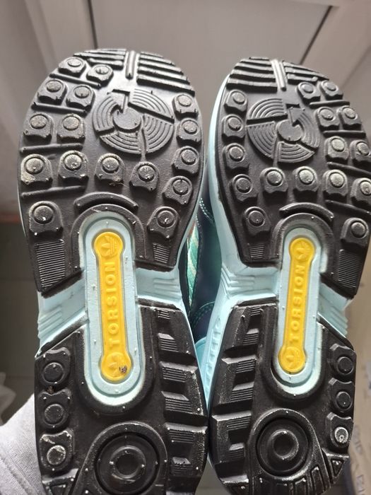 Женские кроссовки Adidas