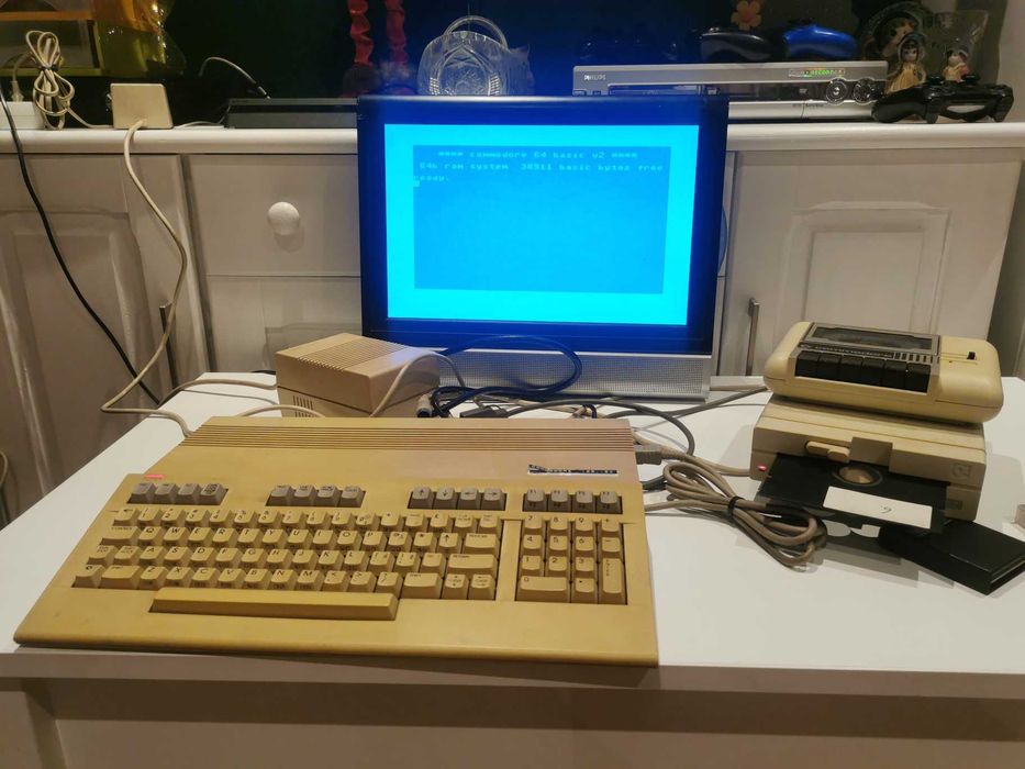 Komputer PRL Commodore 128