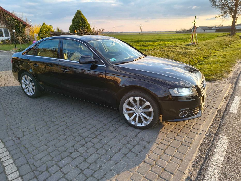 Audi A4 B8, Sedan