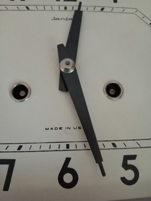 Часы янтарь в рабочем состоянии