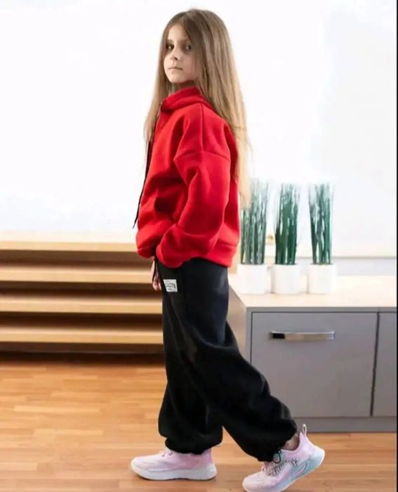 Спортивний костюм для дівчат