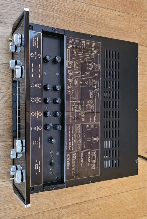 Pré-amplificador McIntosh C28