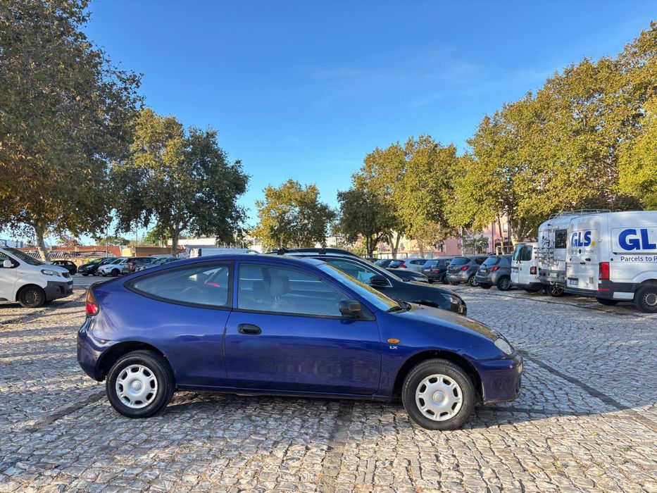 Mazda 323 Coupe 1.3 Gasolina — photo 4