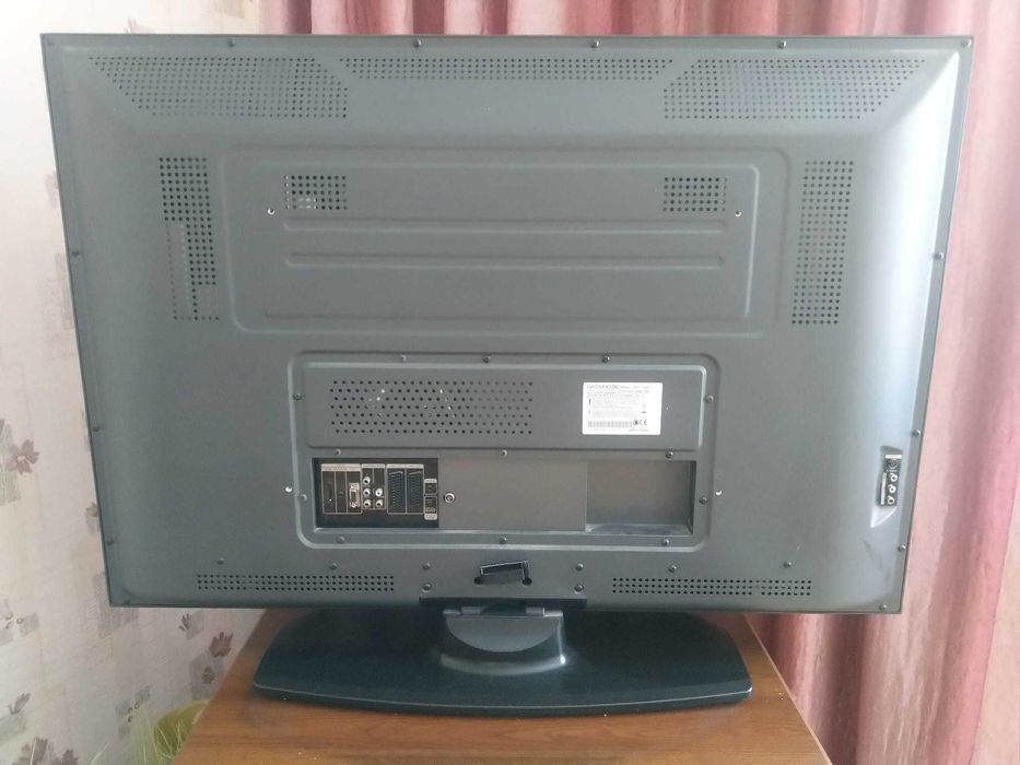 Telewizor 42" 42 cale hdmi euro vga hd ready 2x10W Vesa