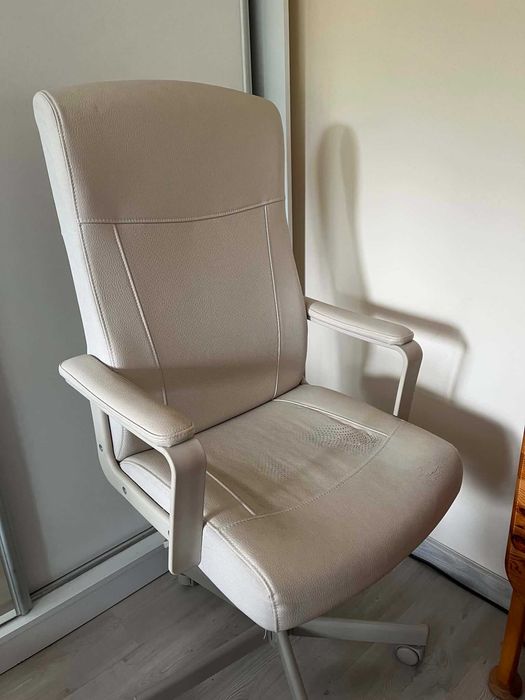damskie krzesło Ikea Millberget