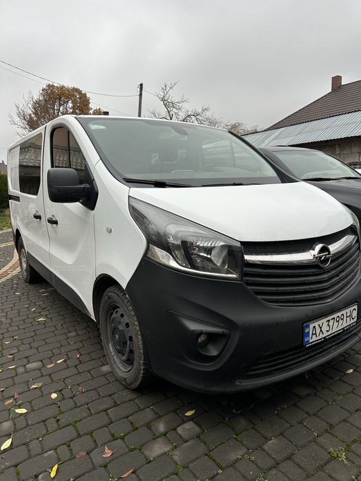 Opel Vivaro продам