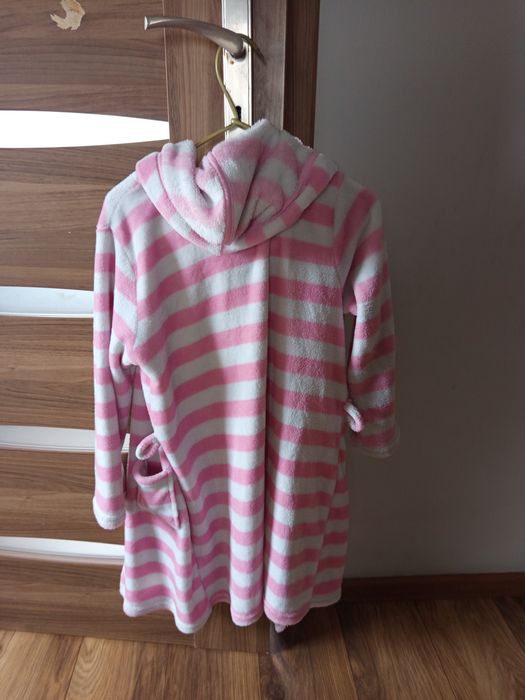 Szlafrok dziewczęcy 140 Primark