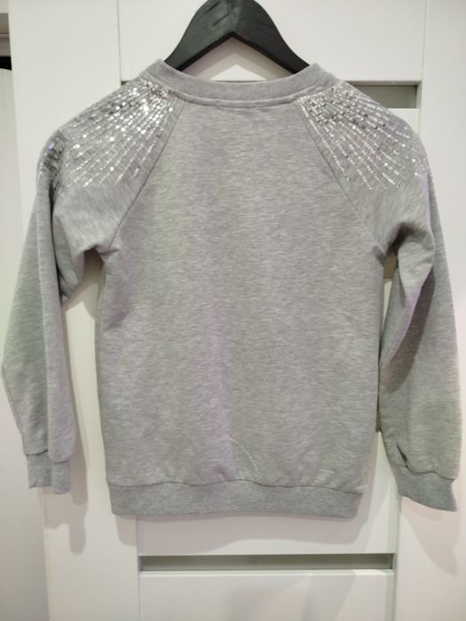 Bluza z cekinami r.146