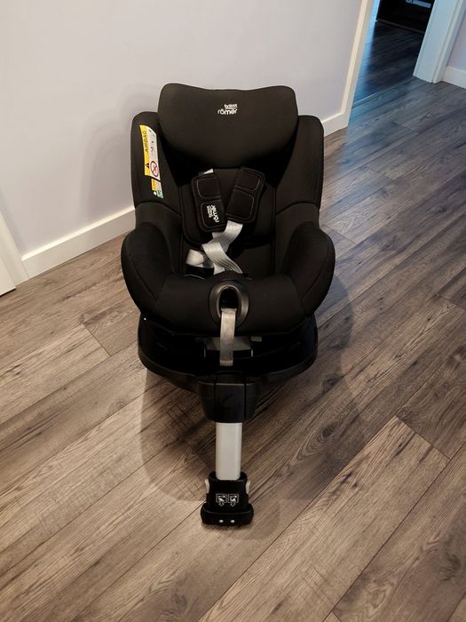Fotelik BRITAX DUALFIX 3 i-Size z bazą Flex iSENSE 0-18kg
1 s