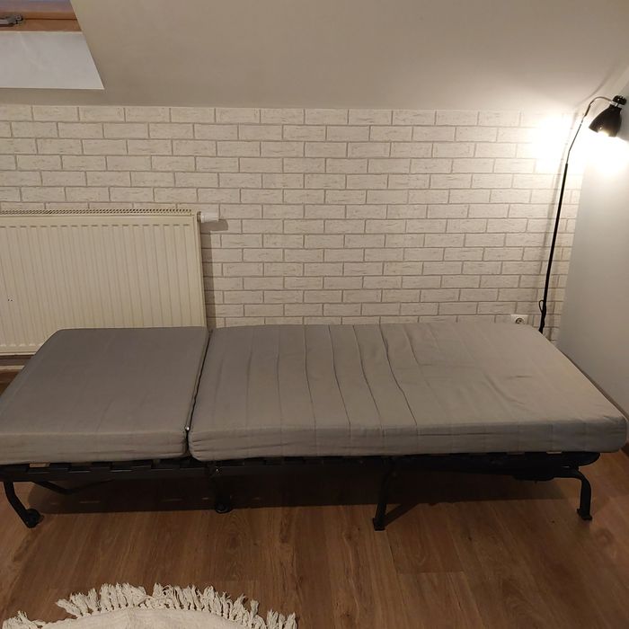 Łóżko- fotel rozkładany.