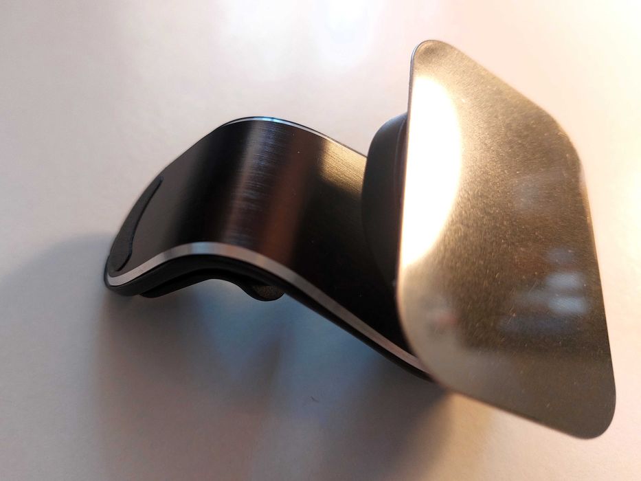 Suporte universal p/ smartphone (grelha de ventilação) - COMO NOVO!