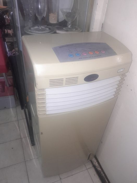 1 ar condicionado ar frio/ quente 50€
