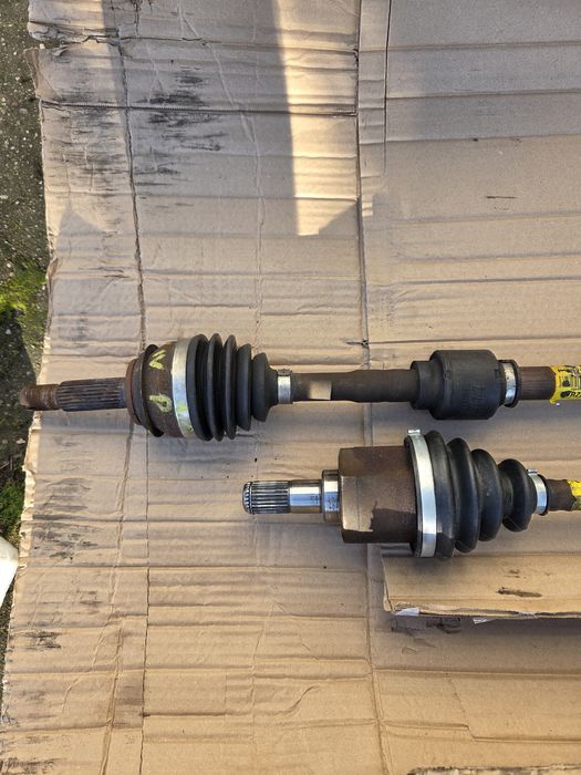 Półosie KIA RIO IV (YB) 1.0 T-GDI 120KM 49500H8200/49501H8200 KOMPLET