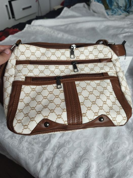 Torebka z długim paskiem