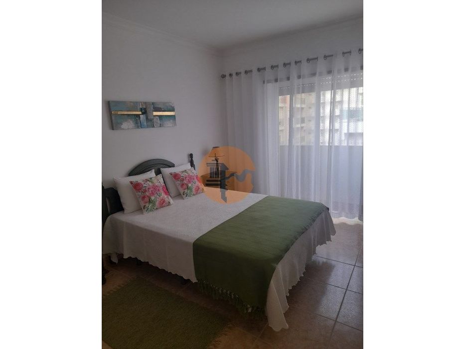 Apartamento T1 com vista mar para arrendamento de Outubro a Maio