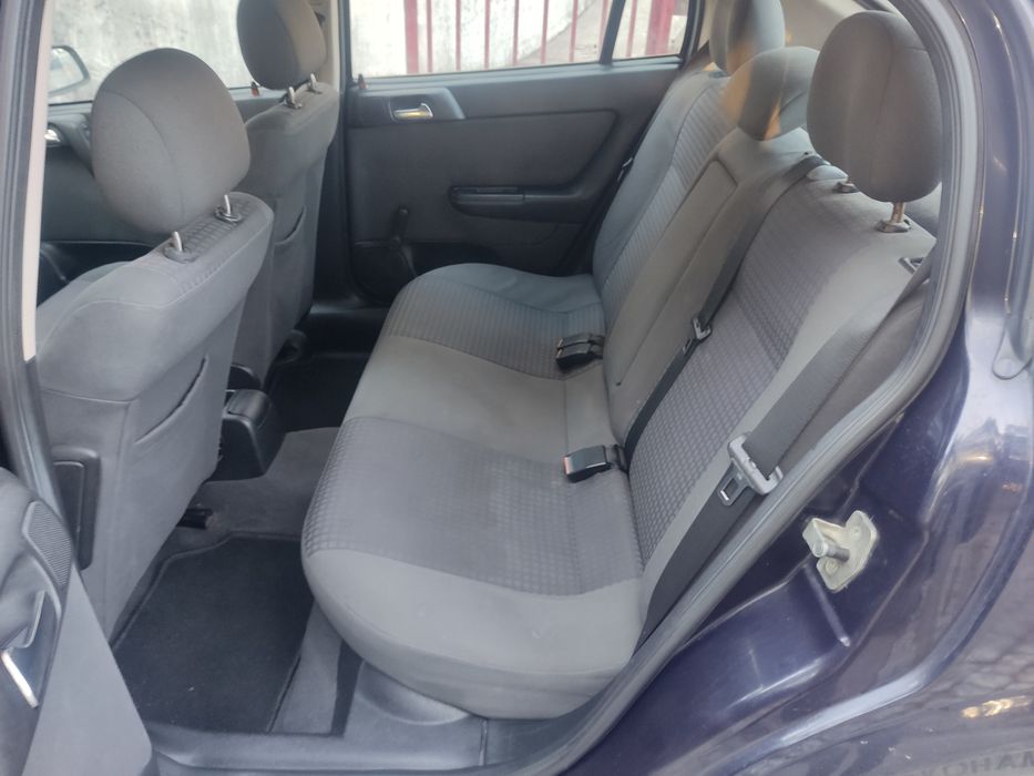 Opel astra 1.7 dti 5 lugares