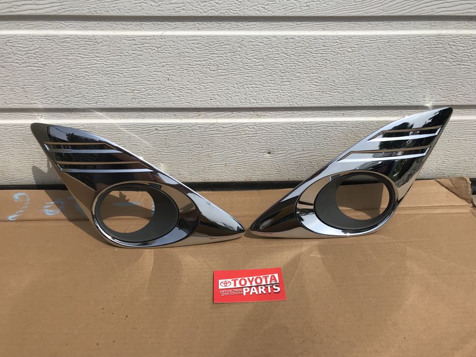 Решотка птф накладка в бампер Toyota Camry 50 XLE 5203006270
