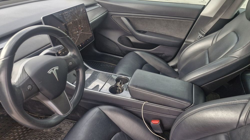 Продам Tesla model 3