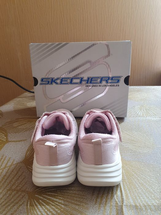 Дитячі кросівки для дівчинки Skechers
