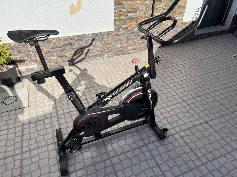 Bicicleta indoor (rolo)