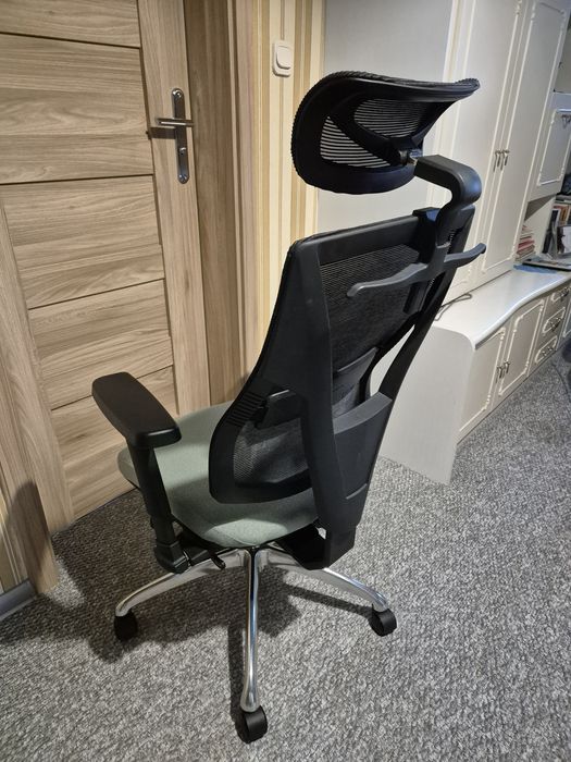 Grospol Futura 4S Plus – ergonomiczne krzesło biurowe, tapicerka CURA