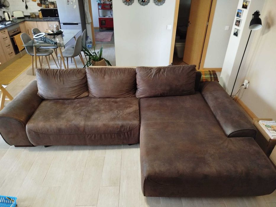 Sofá Chaise Long Castanho — Super Confortável e Muito Fácil de Limpar