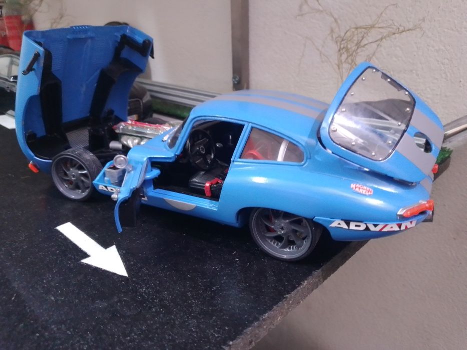 Miniatura 1/18 jaguar E
